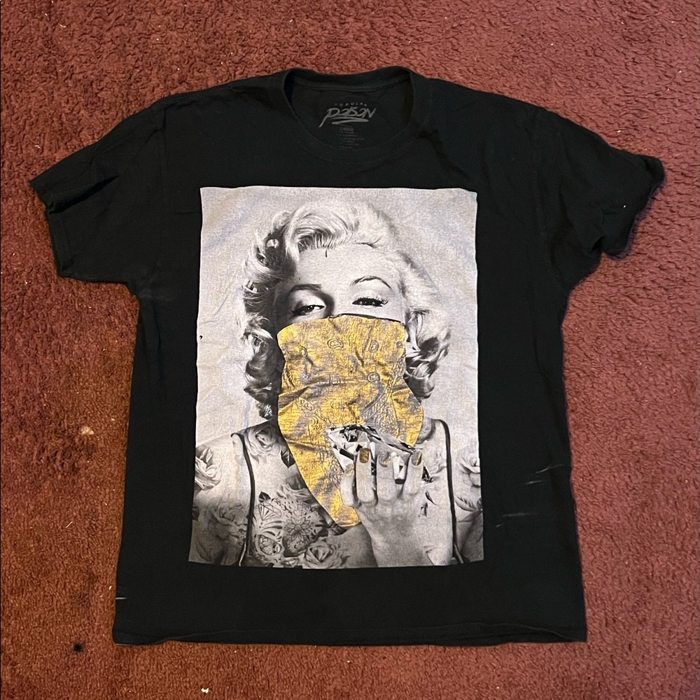 Mens Graphic Tee Size L